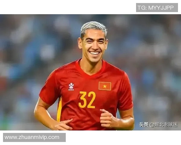 罗姓足球明星展现霸气风范引领全球赛场风潮