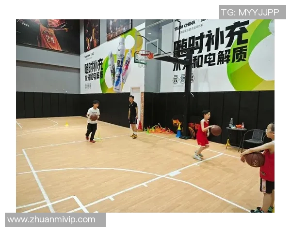 上海篮球队配合默契创新高引领全国篮球新潮流